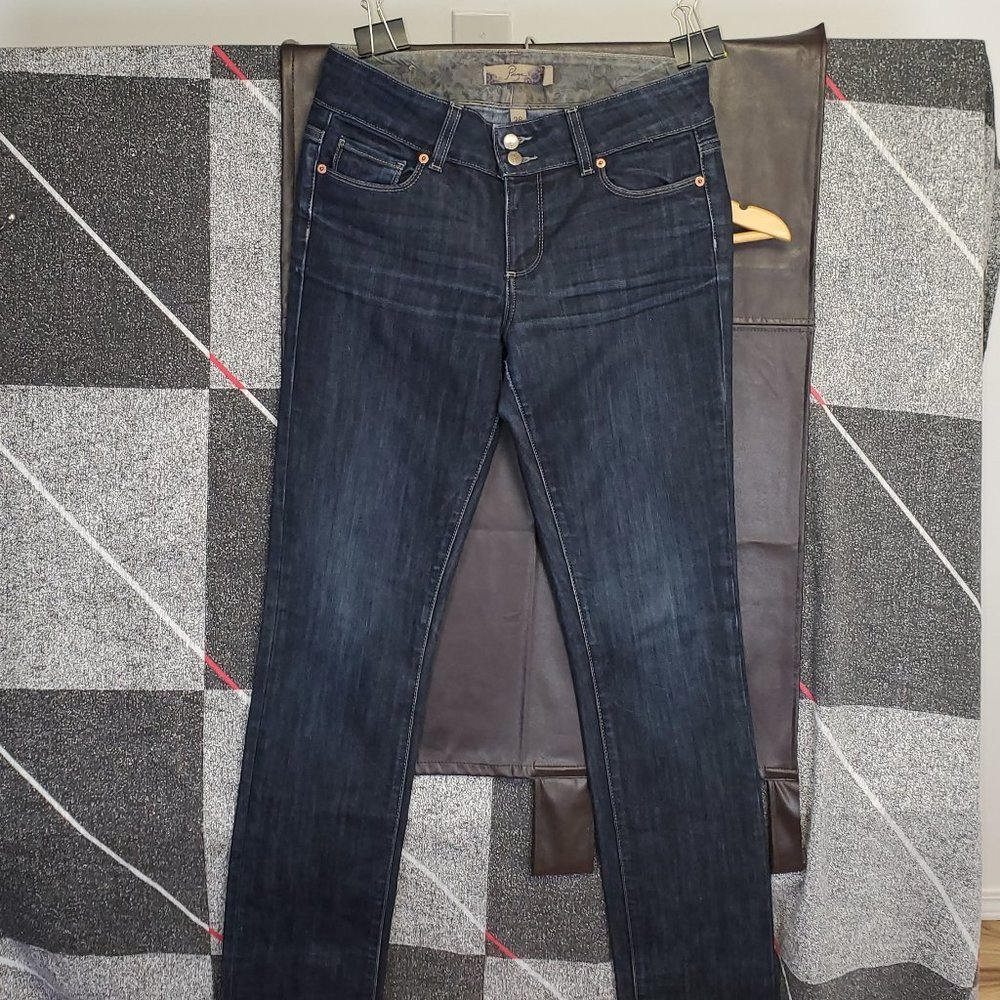 Paige Vintage Tag Dark Wash  Straight Cut Jeans size 28